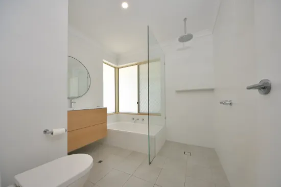 18 Parkland Drive, Warnbro, WA 6169