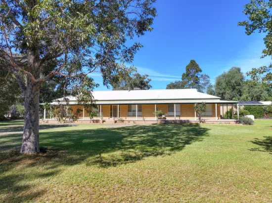 18 South Lead Road, Forbes, NSW 2871