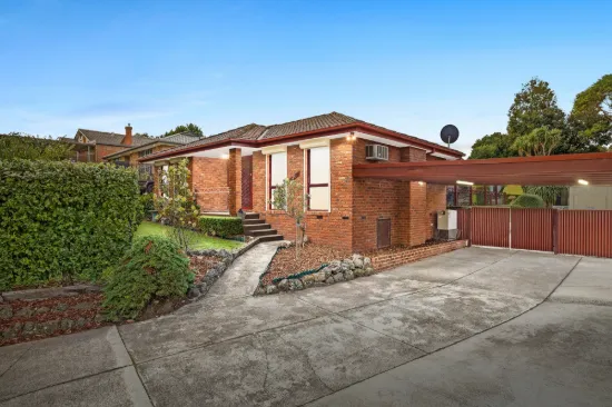 18 Statesman Crescent, Mooroolbark, Vic 3138