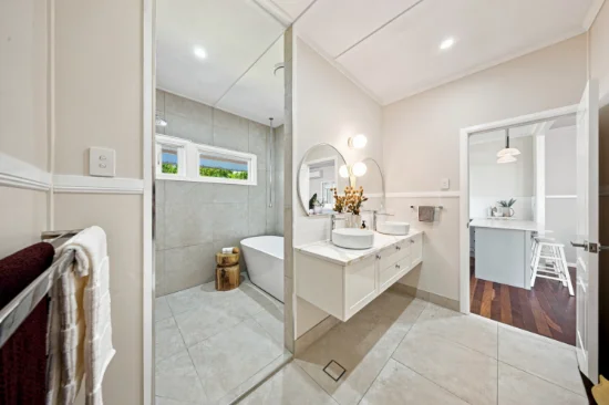 18 The Avenue, Hermit Park, Qld 4812-Image