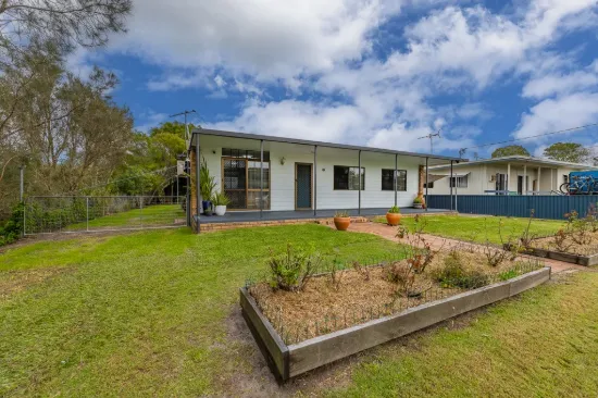 18 The Crescent, Toorbul, Qld 4510-Image