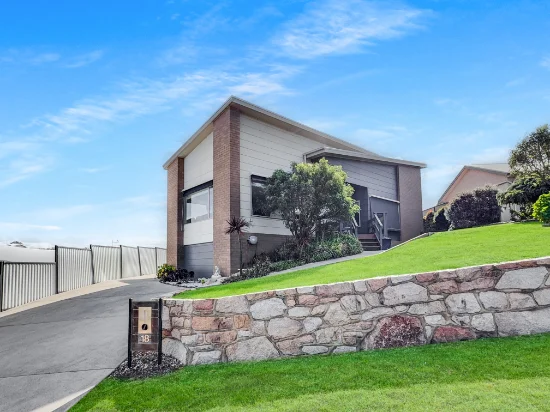 18 Tower Hill Court, Kalimna, Vic 3909