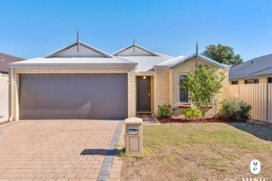 18 Trafalgar Place, Queens Park, WA 6107