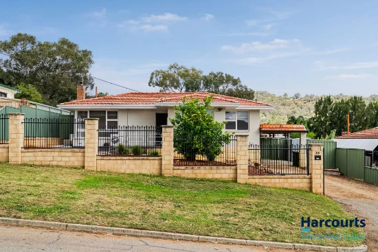 18 Travers Gardens, Kelmscott, WA 6111