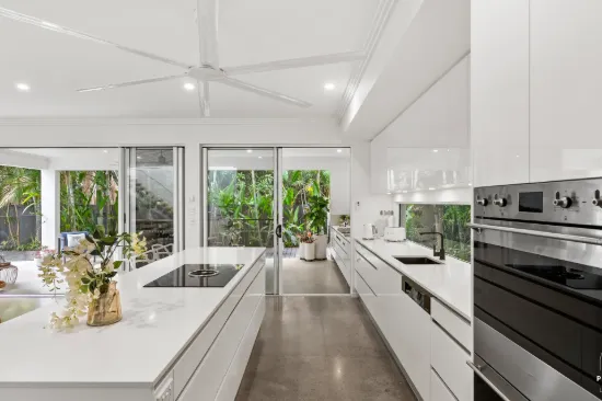 18 Turtle Close, Clifton Beach, Qld 4879