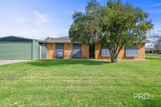 18 Undurra Drive, Glenfield Park, NSW 2650