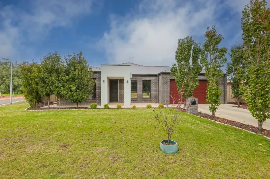 18 Voullaire Drive, Red Cliffs, Vic 3496