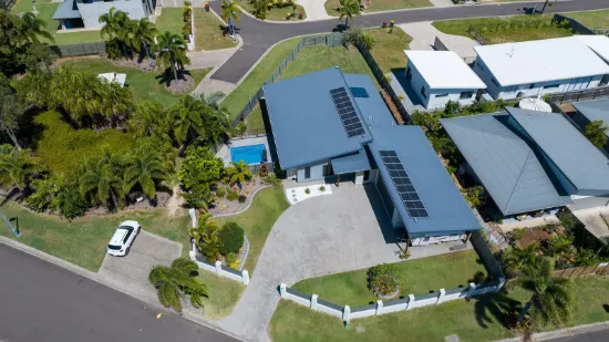 18 Waterfront Drive, Agnes Water, Qld 4677