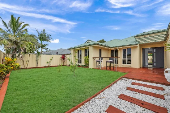 18 Whitehaven Drive, Blacks Beach, Qld 4740