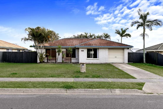 18 Wide Bay Drive, Eli Waters, Qld 4655