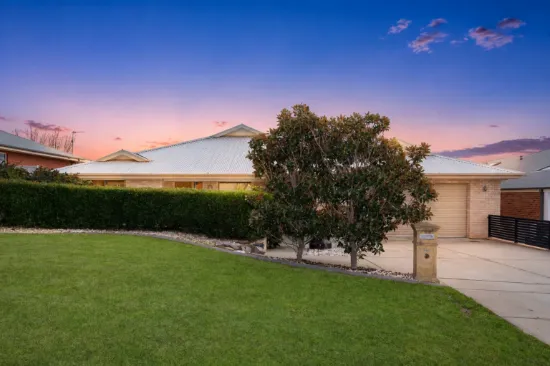18 Yanko Crescent, Bourkelands, NSW 2650