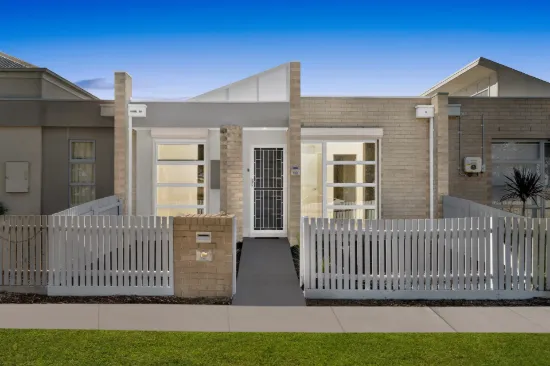 180 Paterson Drive, Lynbrook, Vic 3975