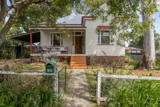 182 South Street, Centenary Heights, Qld 4350 - For Sale