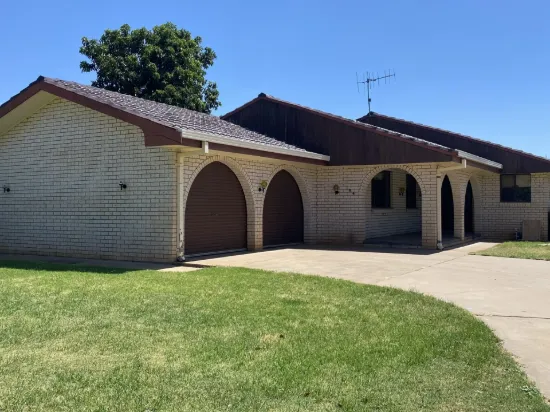 184 Dandaloo Street, Narromine, NSW 2821