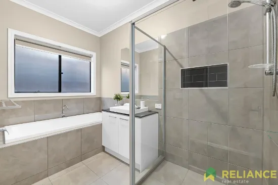186 Stonehill Drive, Maddingley, Vic 3340-Image