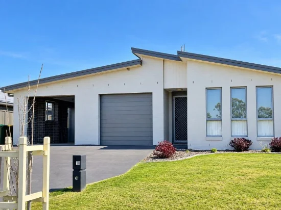 18a Loch Lomond Av, Heddon Greta, NSW 2321