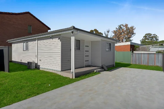 18B Bunbury Road, Macquarie Fields, NSW 2564