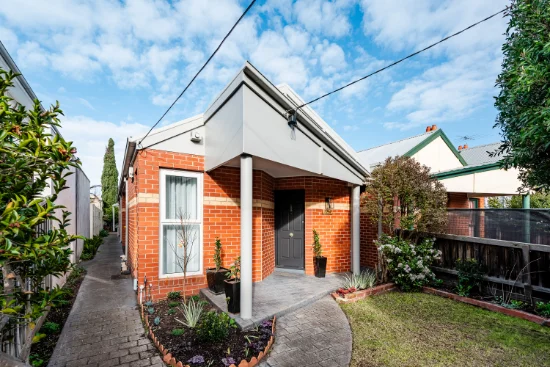 18B Warrick Street, Ascot Vale, Vic 3032 - For Rent