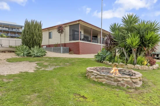 19 Bay Crescent, Point Turton, SA 5575