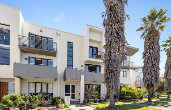 19 Beacon Vista, Port Melbourne, Vic 3207