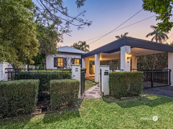 19 Bentinck Street, Sherwood, Qld 4075