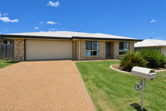 19 Bronco Crescent, Gracemere QLD 4702 - For Rent