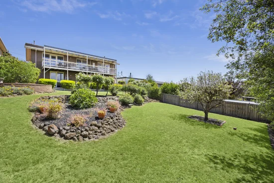 19 Cedar Grove, Highton, Vic 3216