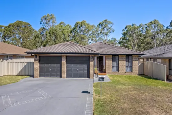19 Conder Crescent, Metford, NSW 2323