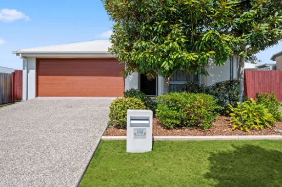 19 Cooloola Circuit, Warner, Qld 4500