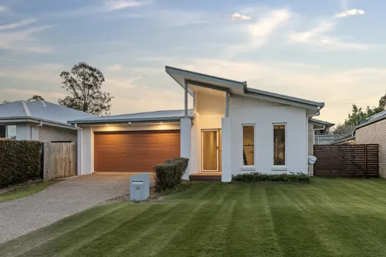 19 Cootharaba Crescent, Warner, Qld 4500