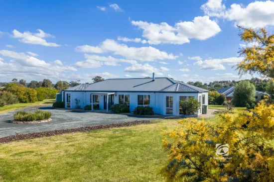 19 Corins Crescent, Newlands Arm, Vic 3875