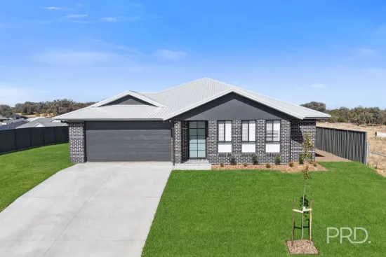 19 Crested Avenue, Moore Creek, NSW 2340