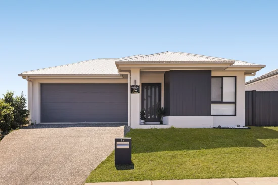 19 Dajarra Street, Morayfield, Qld 4506