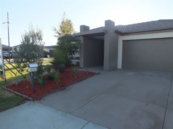 19 Debra Avenue, Pakenham, Vic 3810