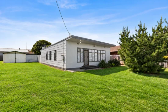 19 Doongara Avenue, St Leonards, Vic 3223