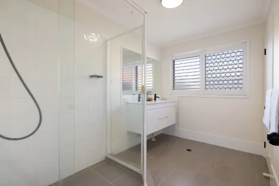 19 Glenelg Avenue, Mermaid Beach, Qld 4218-Image
