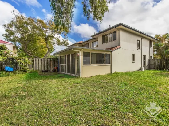 19 Harrow Place, Arundel, Qld 4214