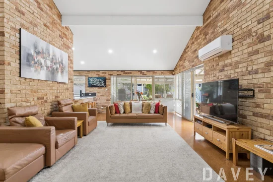 19 Hayfield Way, Duncraig, WA 6023