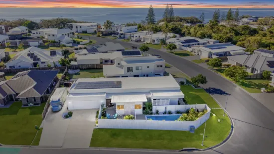 19 Headlands Esplanade, Innes Park, Qld 4670