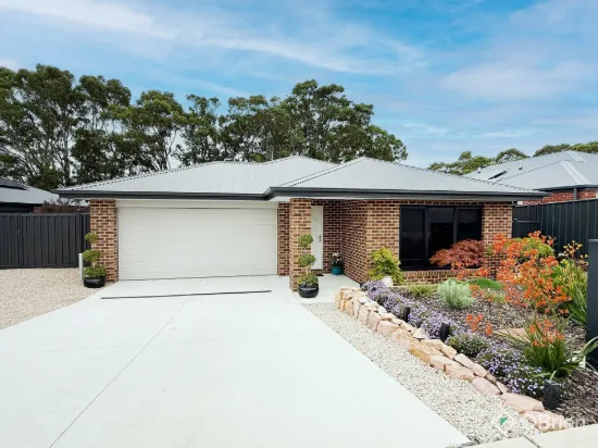 19 Houghton Crescent, Eagle Point, Vic 3878