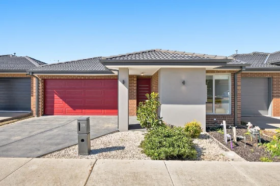 19 Ironstone Street, Cranbourne East VIC 3977-Image