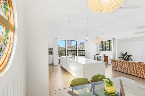 19 Kerr Avenue, Southport, Qld 4215