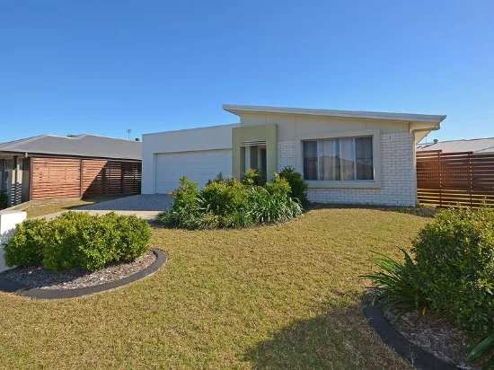 19 Lawson Road, Urraween, Qld 4655