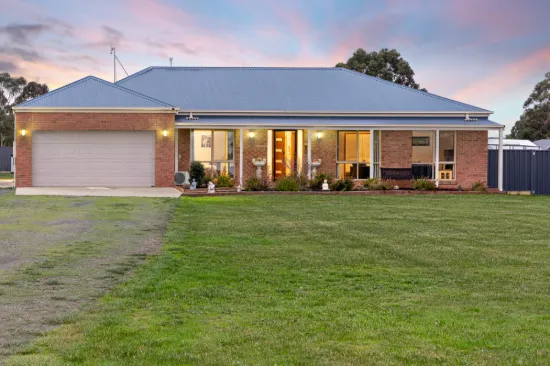 19 Mcgrath Terrace, Cardigan, Vic 3352