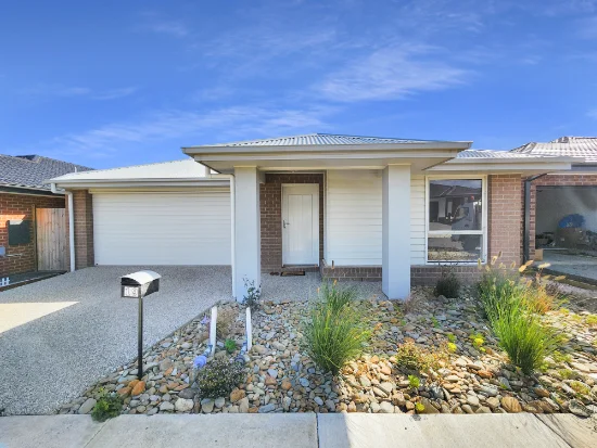 19 Meereen Street, Charlemont, Vic 3217 - For Rent