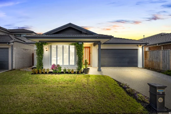 19 Middlemount Street, Donnybrook, Vic 3064