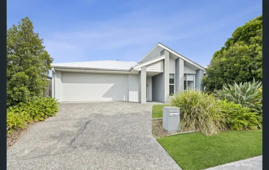 19 Mount Pleasant St, Park Ridge, Qld 4125