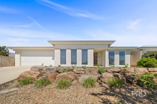 19 Mugga Street, Gobbagombalin, NSW 2650