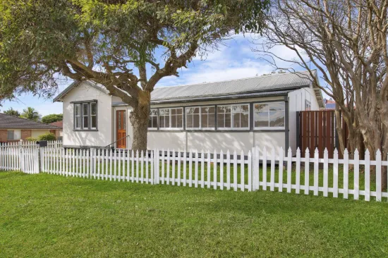 19 Nichols Avenue, Gorokan, NSW 2263