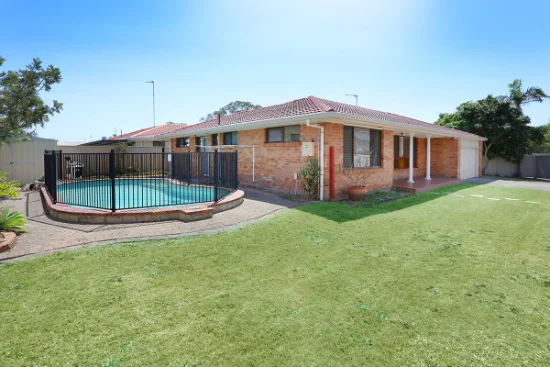 19 Oceanic Drive, Mermaid Waters, Qld 4218 - For Rent